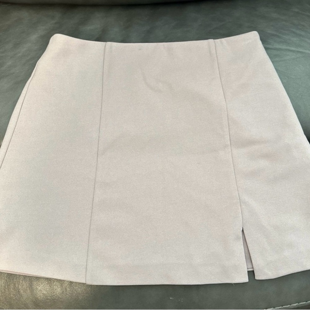 Elegant Pale Purple Skirt